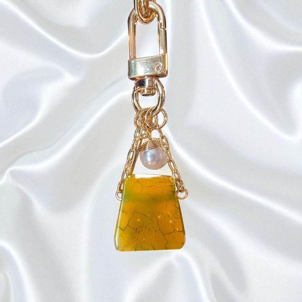 Dragon's Vein Agate Pendant Necklace with Pearl And Wing Charms / - Picture 2 of 7